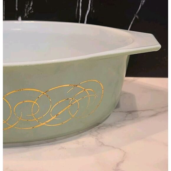 Pyrex 1958 Sage Green w Golden Scroll (045) Casserole 2½ Quart *NO LID | GUC - Picture 13 of 16